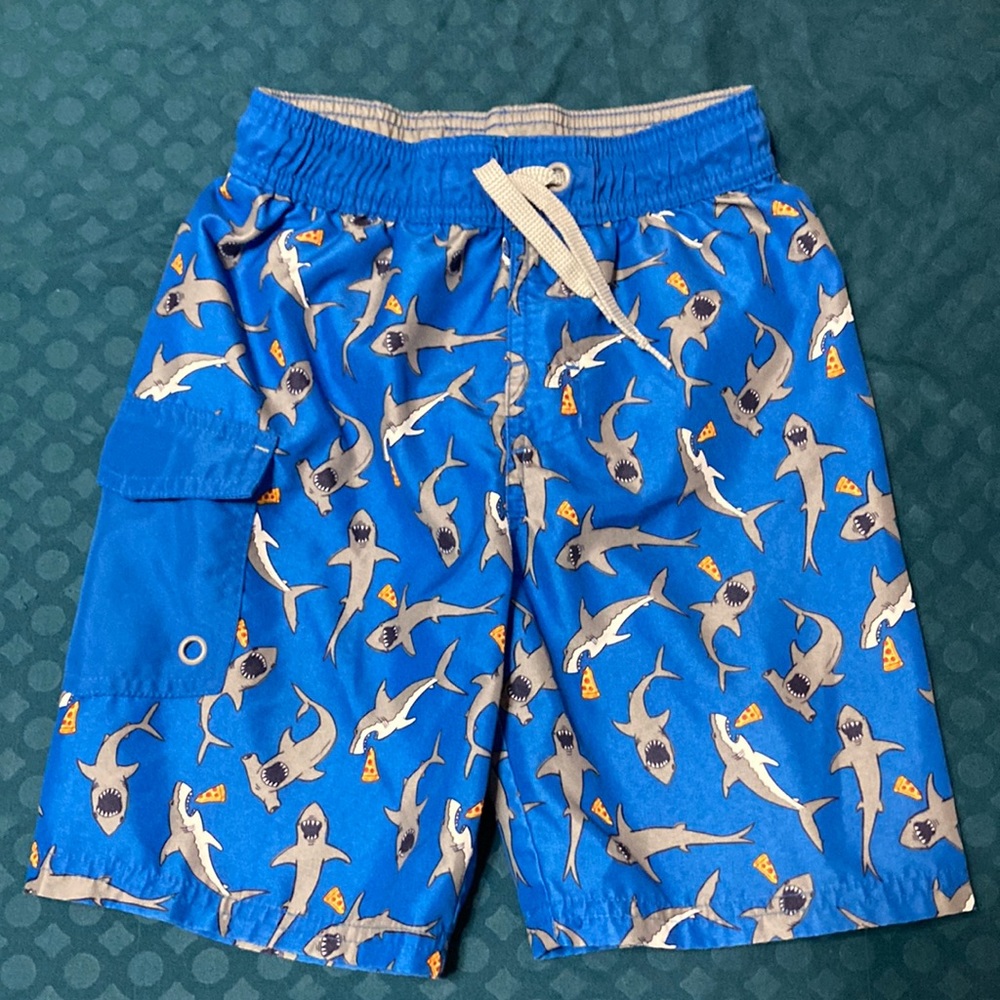 🌺 3/$12 Cat & Jack swim trunks, size small 6/7